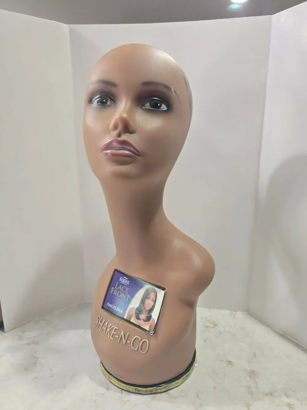 Mannequin Head &Shoulders Shake-N-Go  Life Like Swivel Base Wig Hat 18